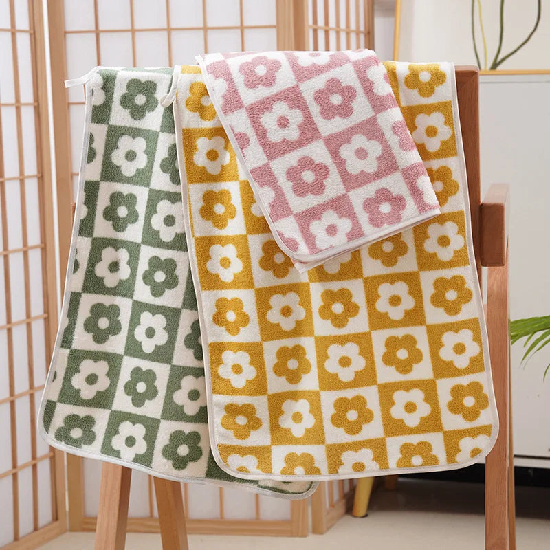 35x75cm Flower PatternCoral Velvet Absorbent Quick - side angle
