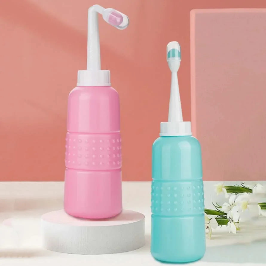 Baby Showers Mom Peri Bottle Postpartum Essentials - lifestyle in-use