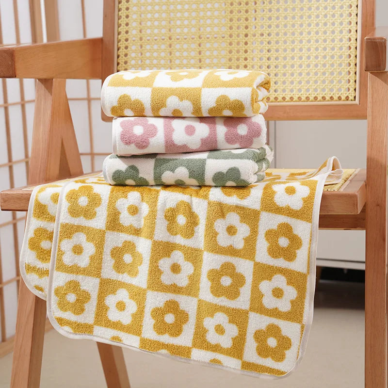 35x75cm Flower PatternCoral Velvet Absorbent Quick - front view