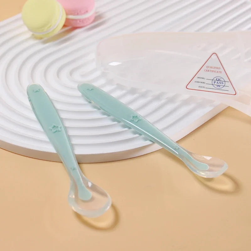 2 Pcs Baby Silicone Spoon Learning Spoon Set Stars - detail view